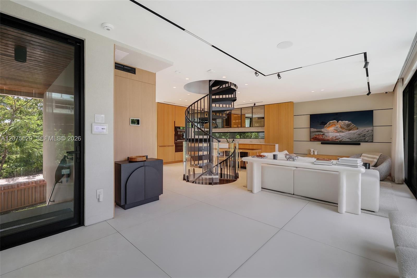 288 Palm Ave