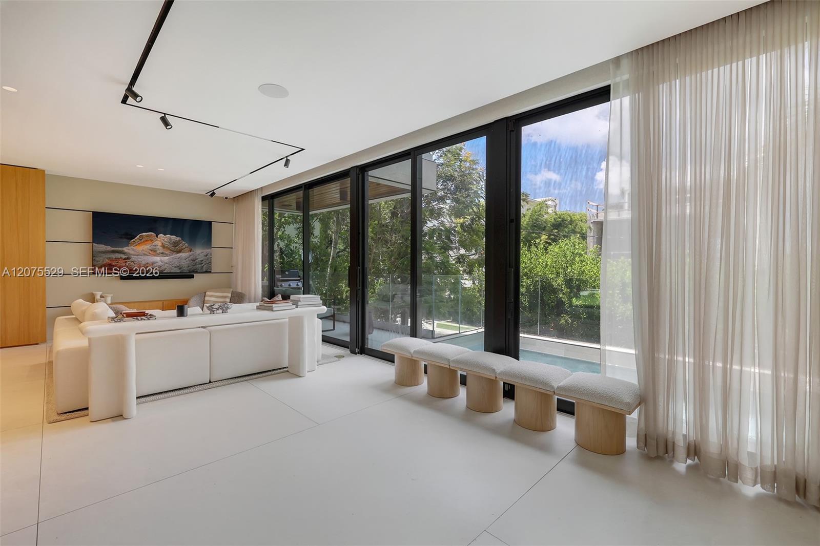 288 Palm Ave