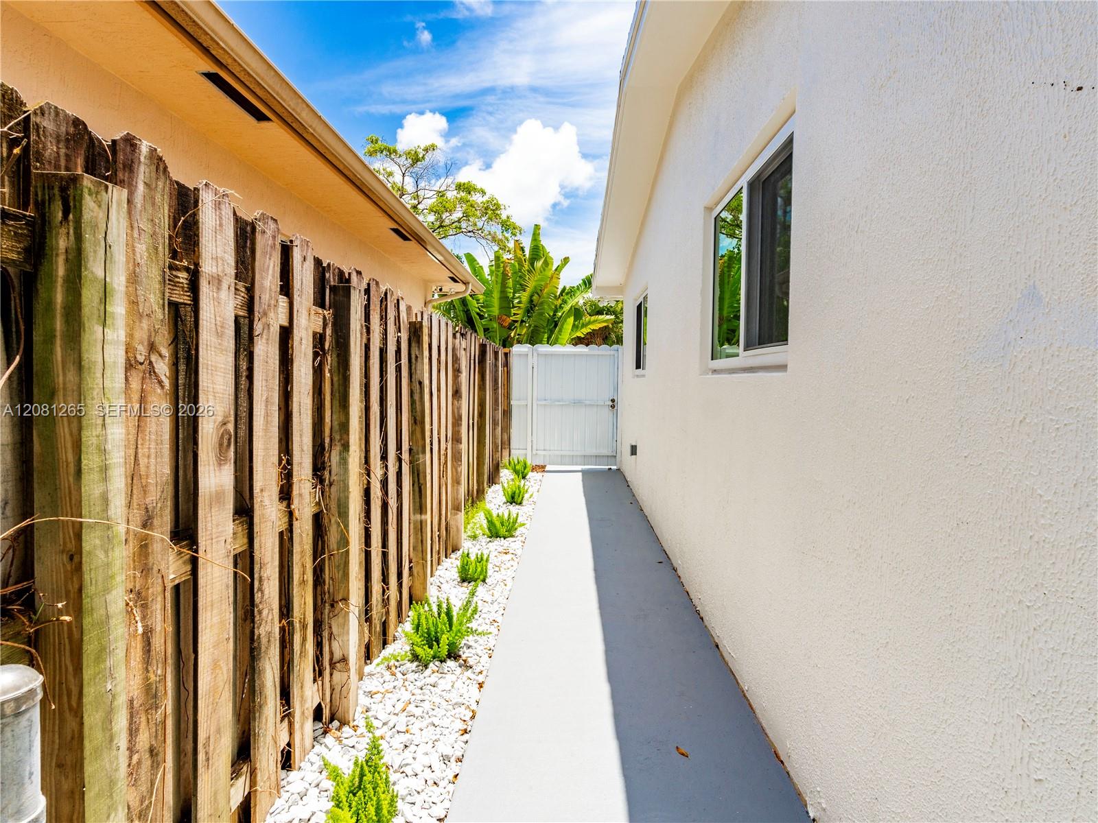 254 SW 4th St