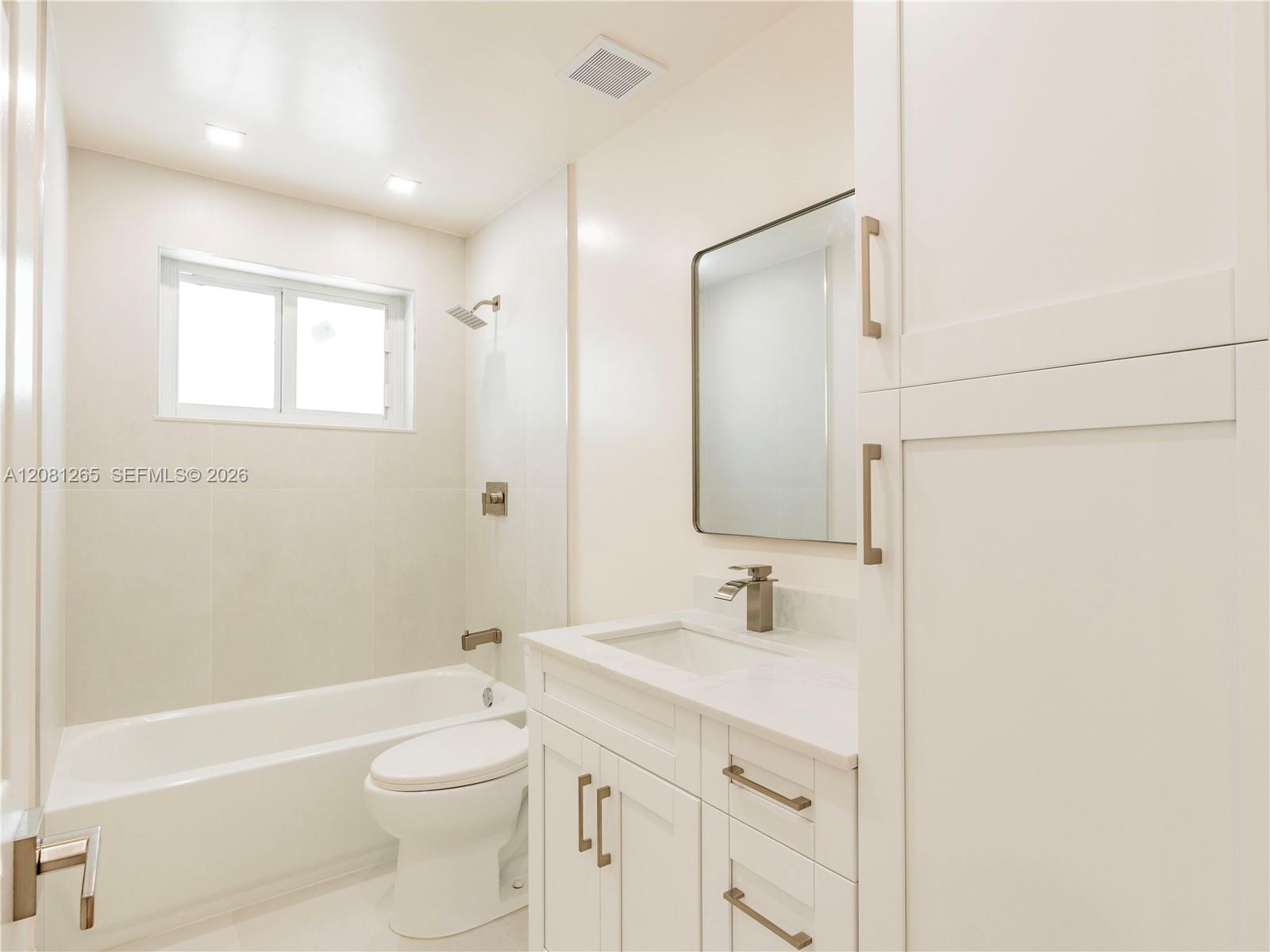 254 SW 4th St