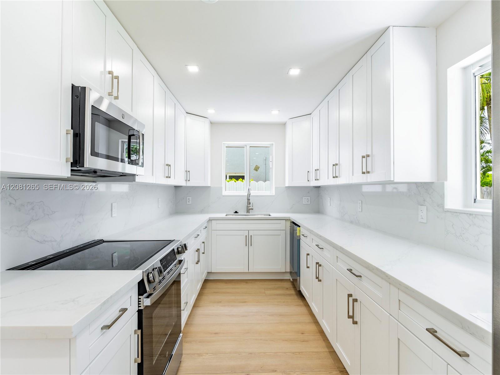 254 SW 4th St