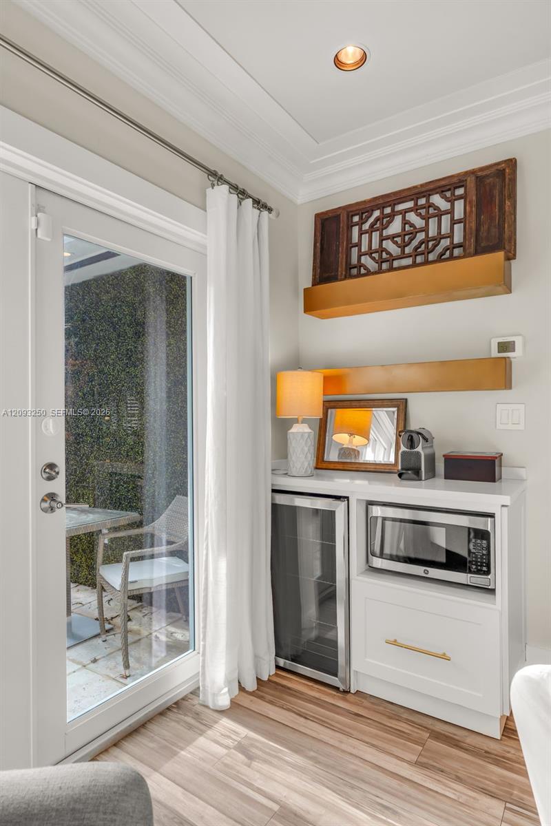 700 Vilabella Ave