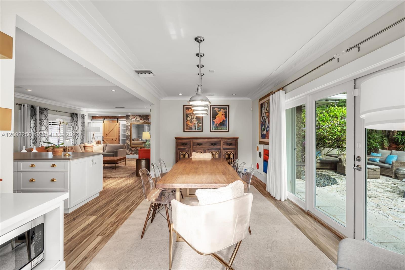 700 Vilabella Ave