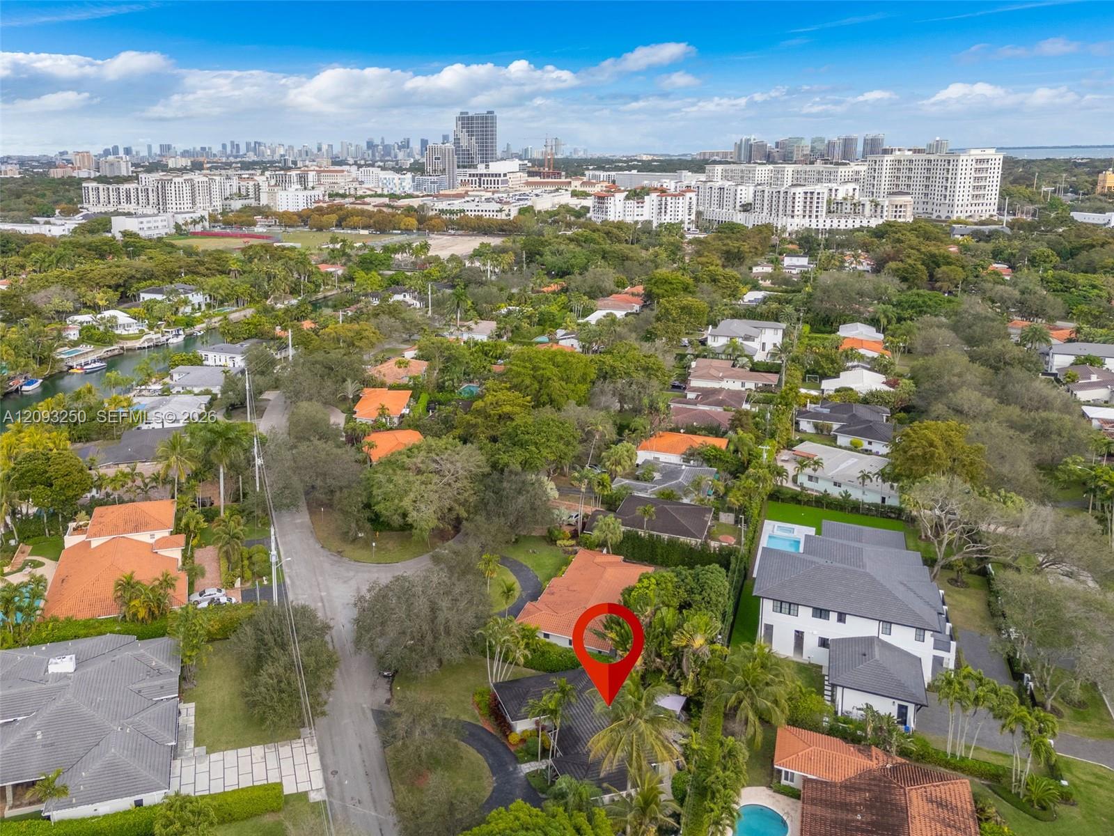 700 Vilabella Ave