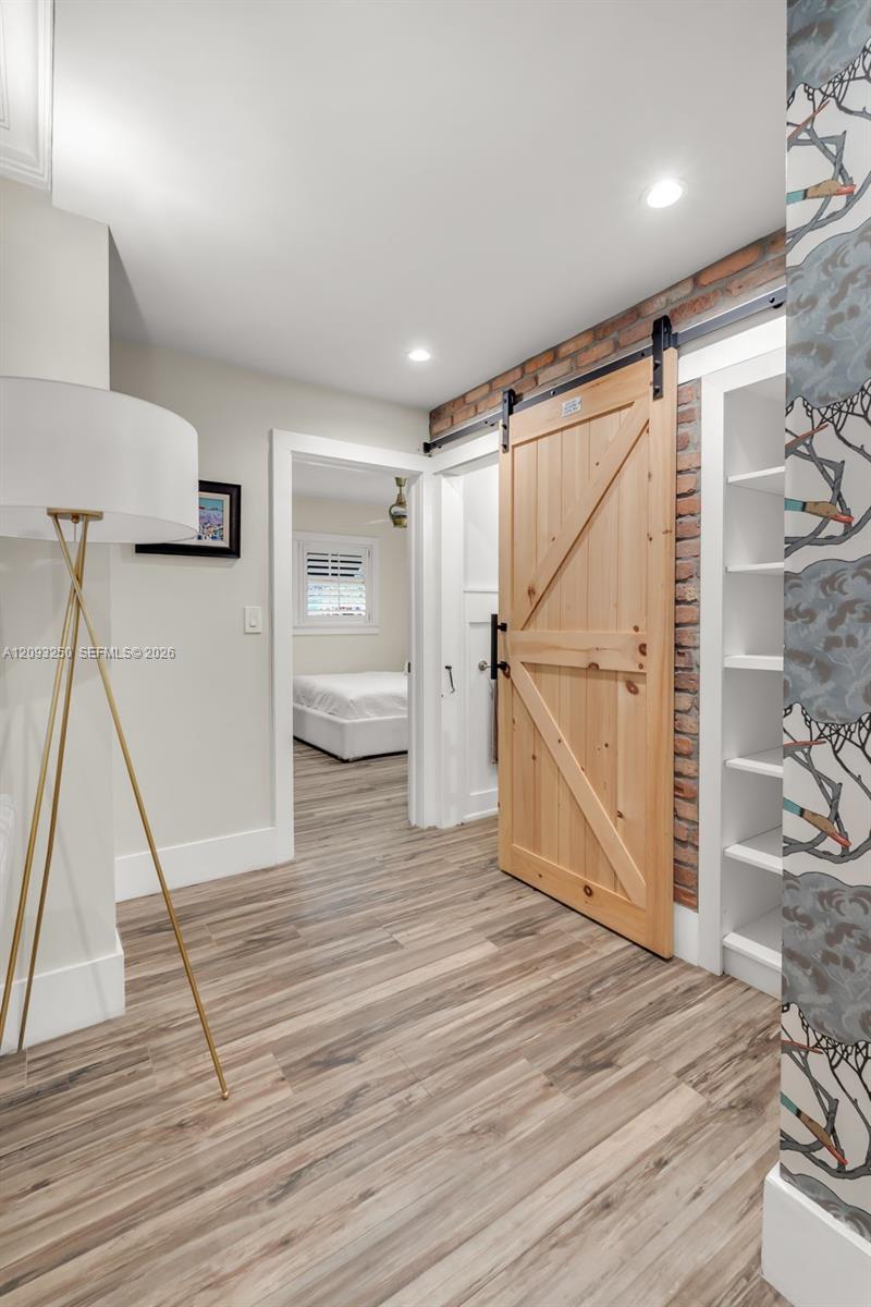 700 Vilabella Ave
