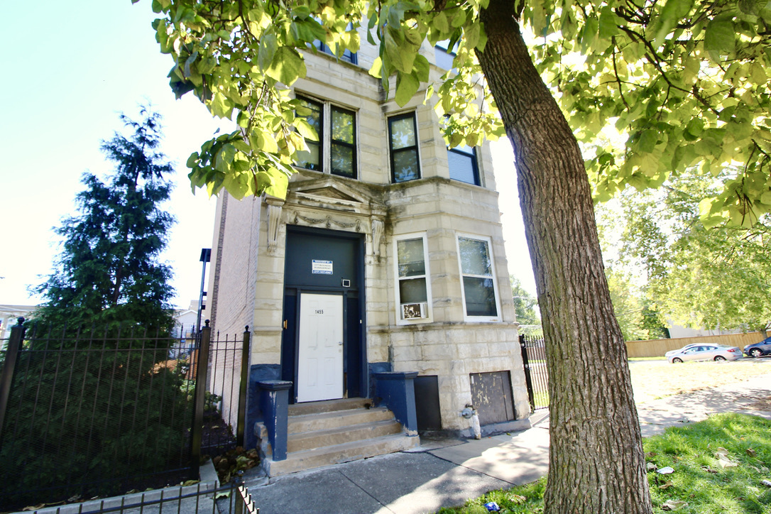1455 S Hamlin Avenue Unit: 2F