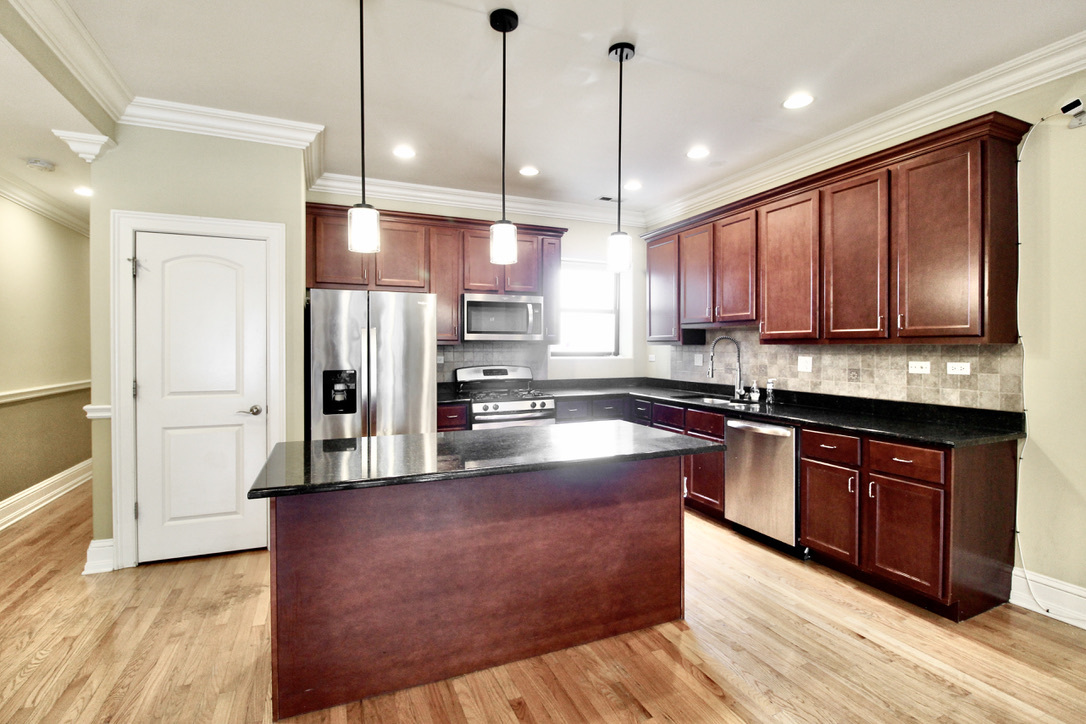 5526 S INDIANA Avenue Unit: 1