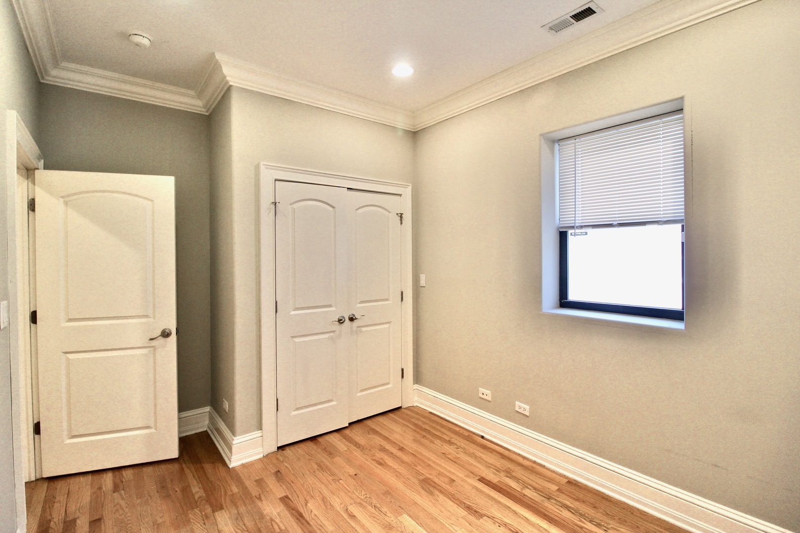 5526 S INDIANA Avenue Unit: 1