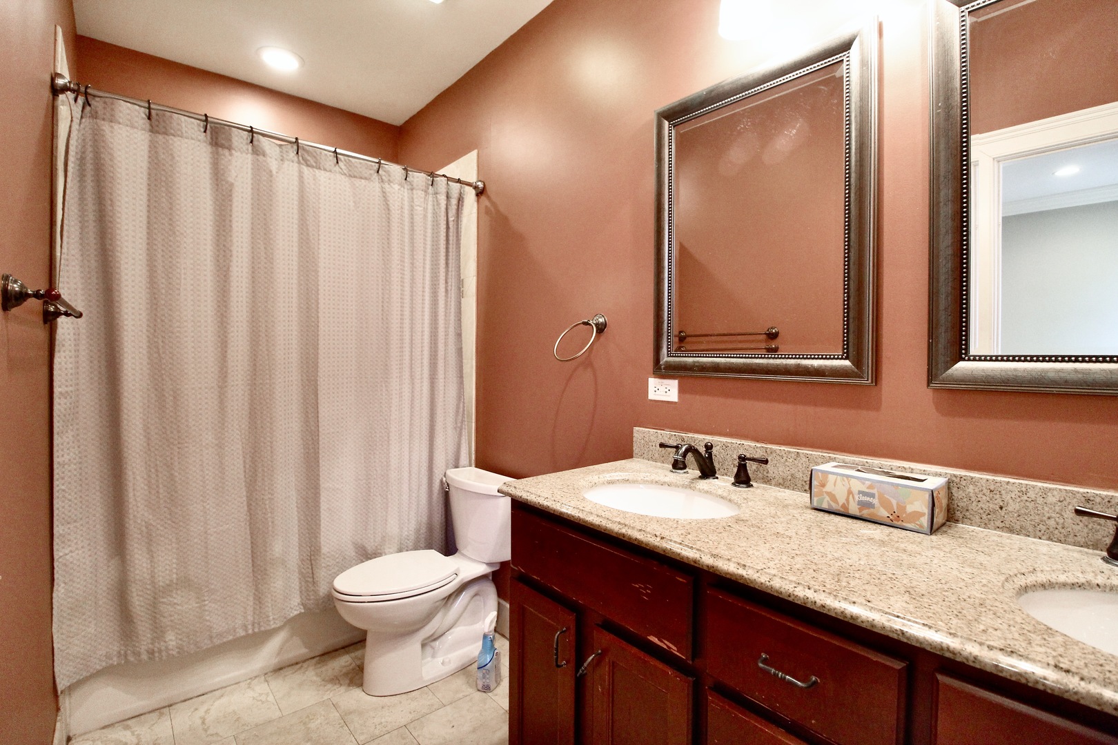 5526 S INDIANA Avenue Unit: 1