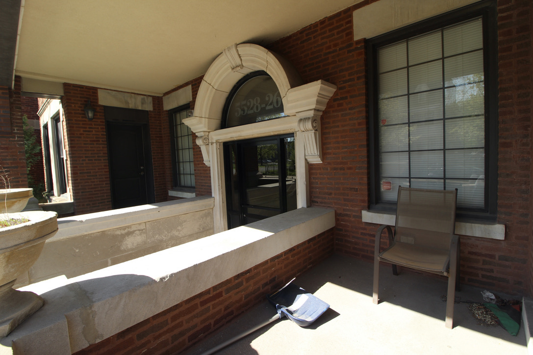 5526 S INDIANA Avenue Unit: 1