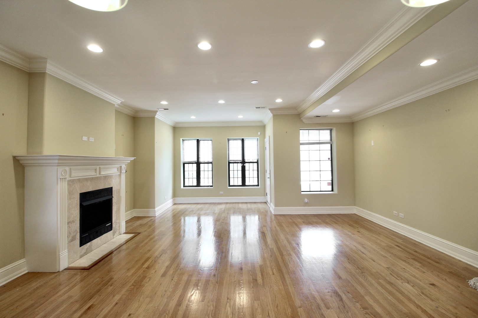 5526 S INDIANA Avenue Unit: 1