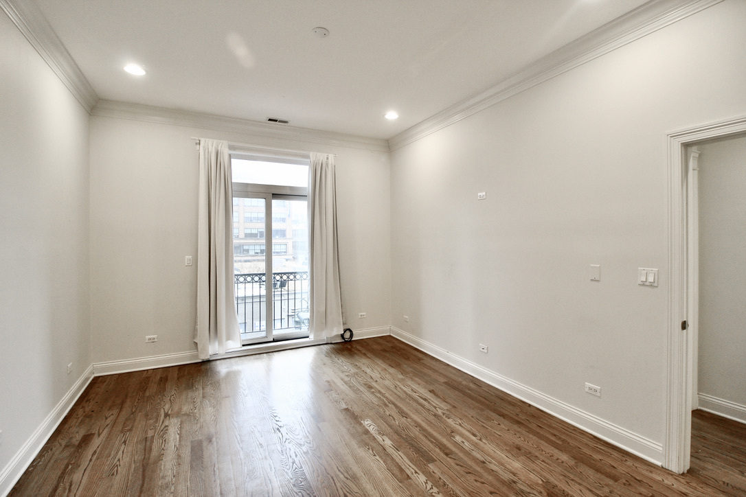 216 N Halsted Street Unit: 3