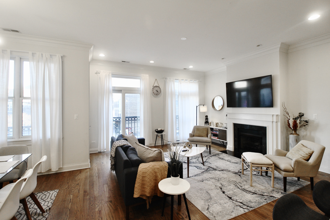 216 N Halsted Street Unit: 3