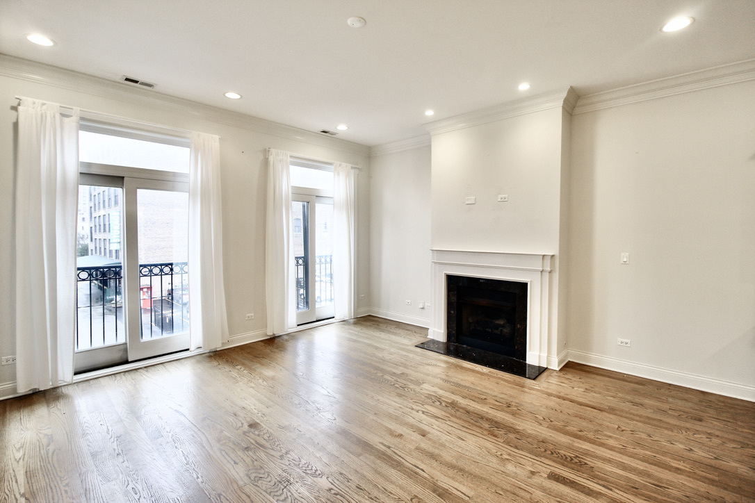 216 N Halsted Street Unit: 3