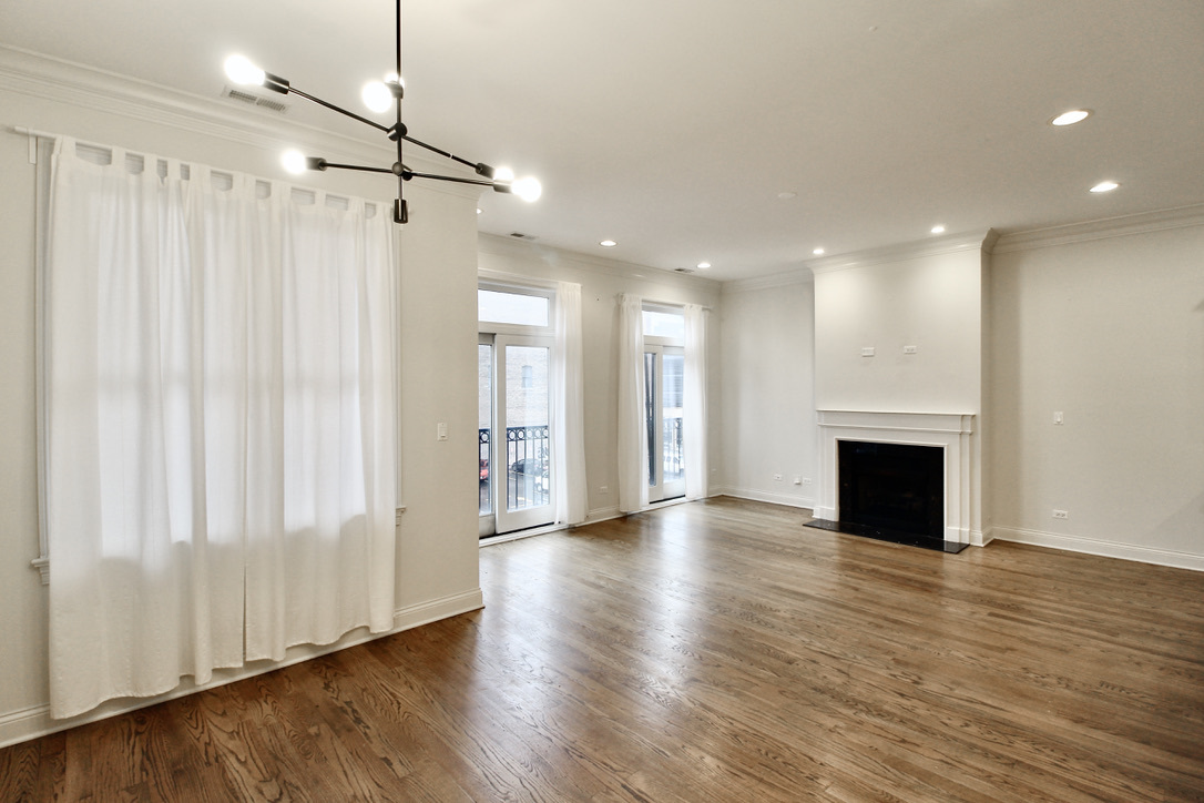 216 N Halsted Street Unit: 3