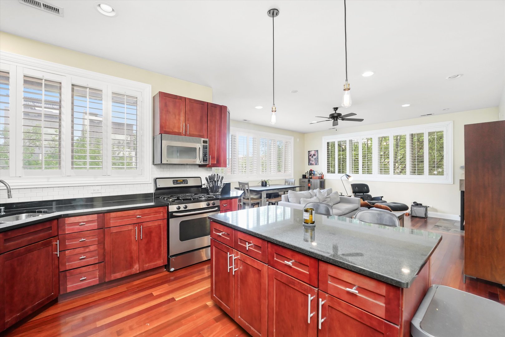 1952 N Honore Street Unit: 2