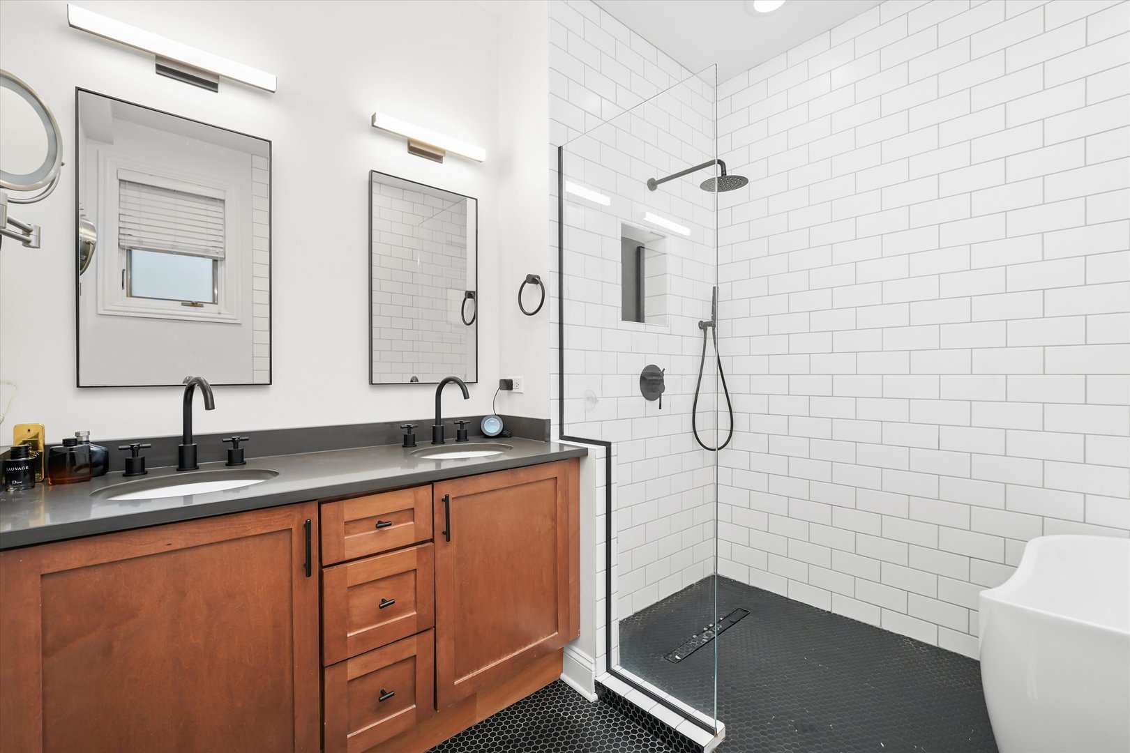 1952 N Honore Street Unit: 2