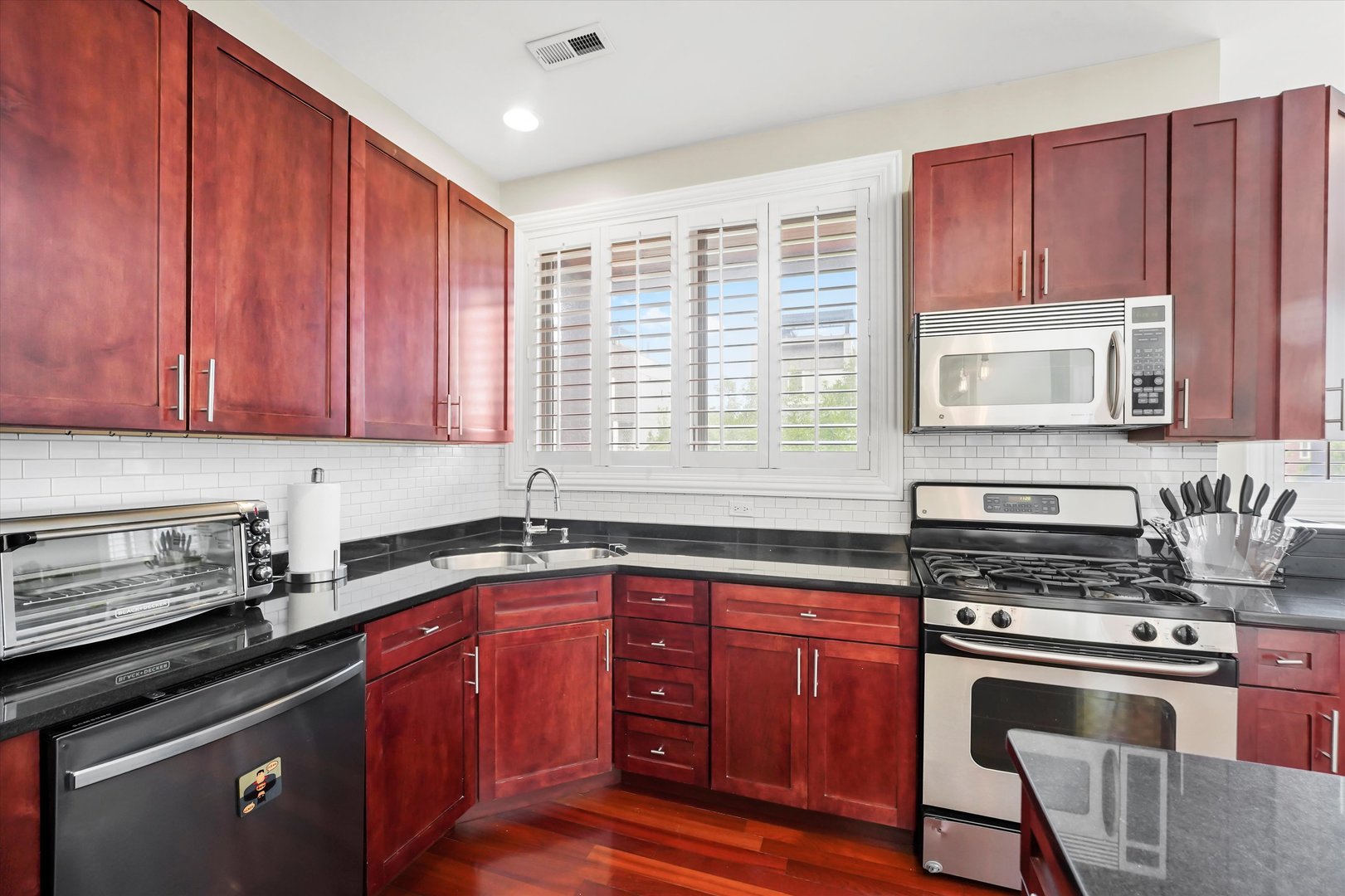1952 N Honore Street Unit: 2