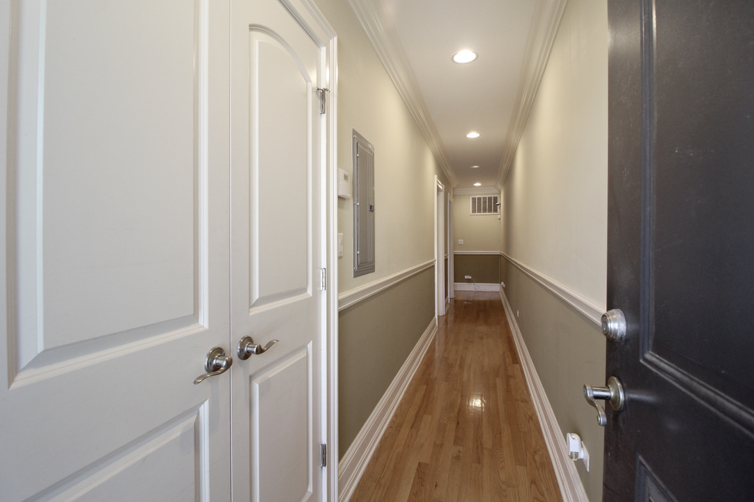 5528 S INDIANA Avenue Unit: 2