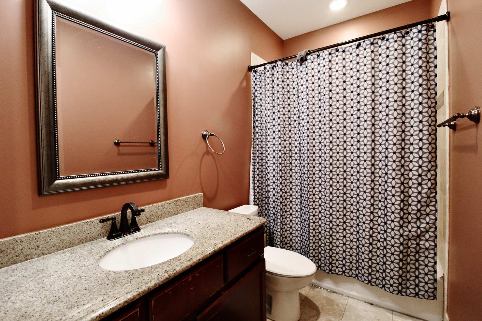 5528 S INDIANA Avenue Unit: 2