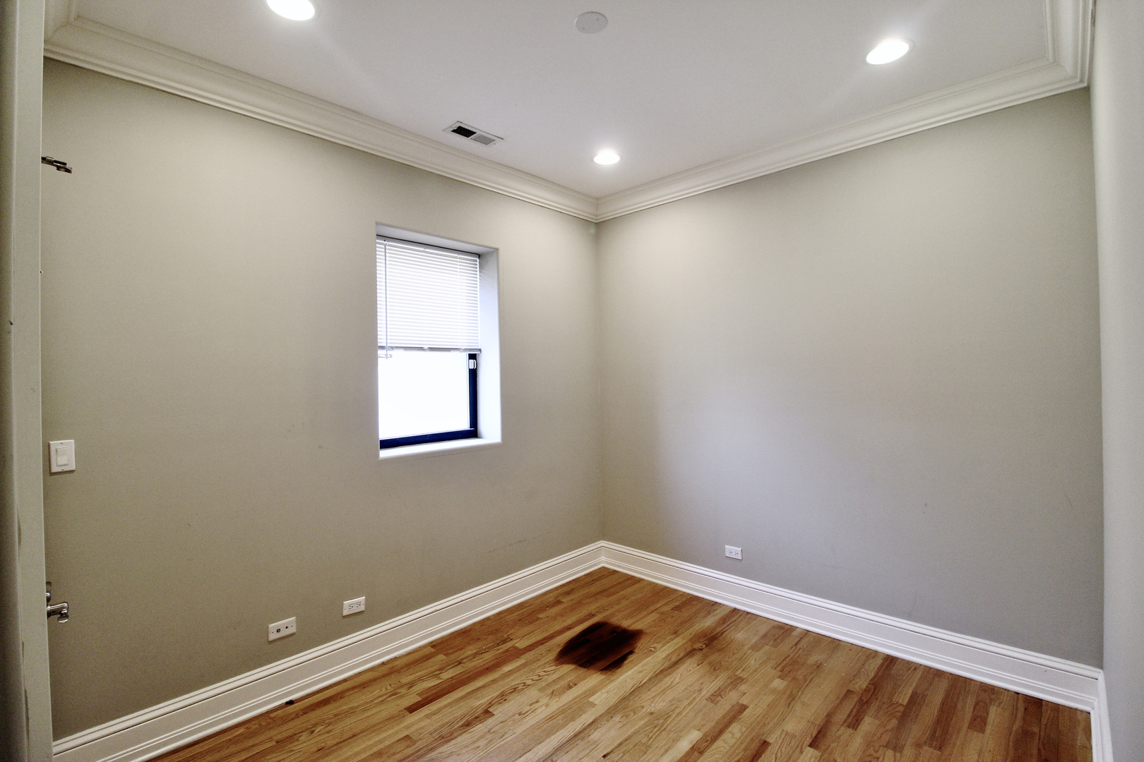 5528 S INDIANA Avenue Unit: 2