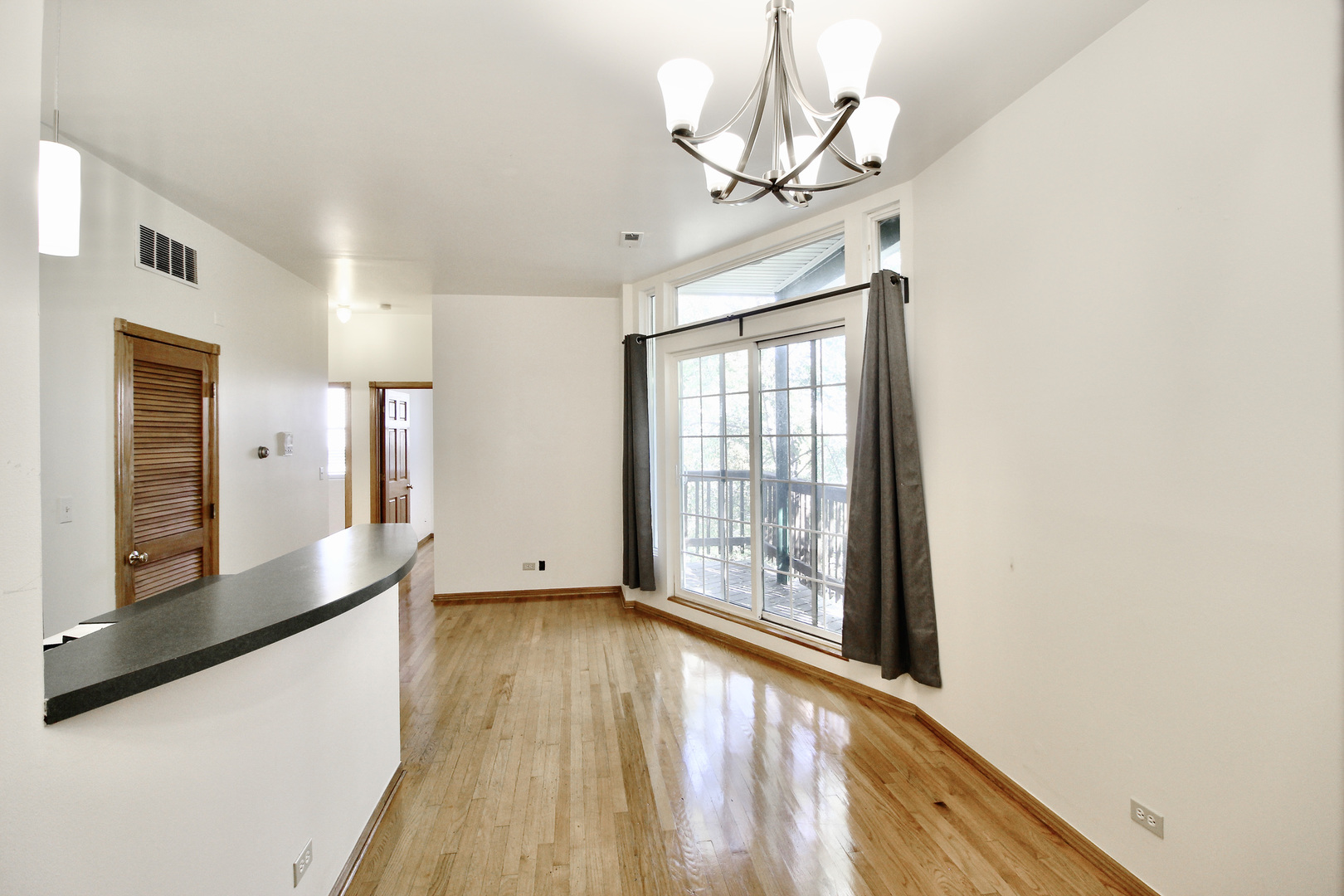 1645 N CLYBOURN Avenue Unit: 2R