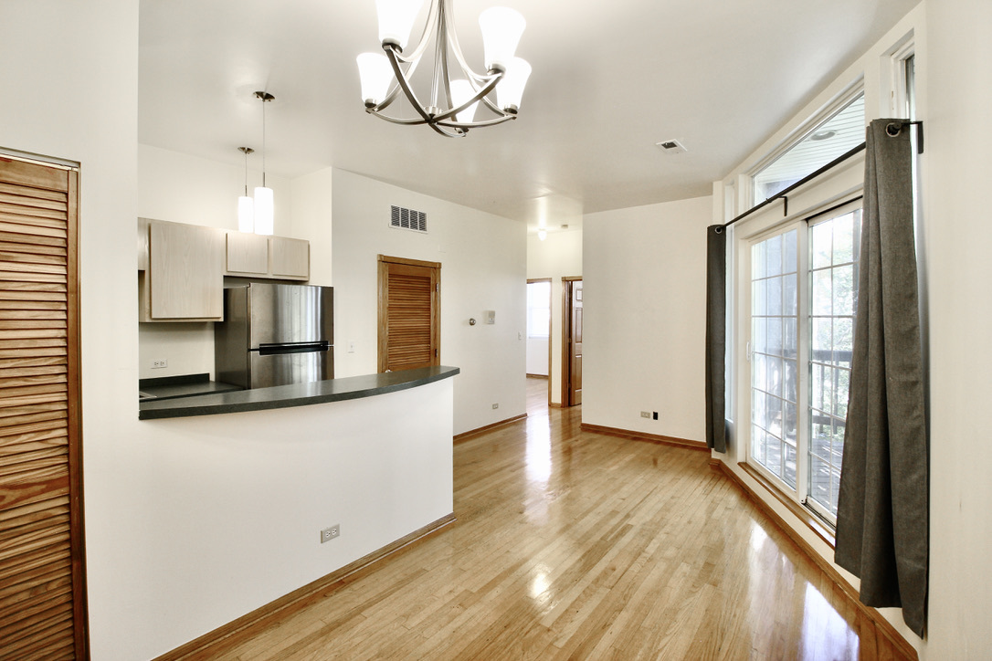 1645 N CLYBOURN Avenue Unit: 2R