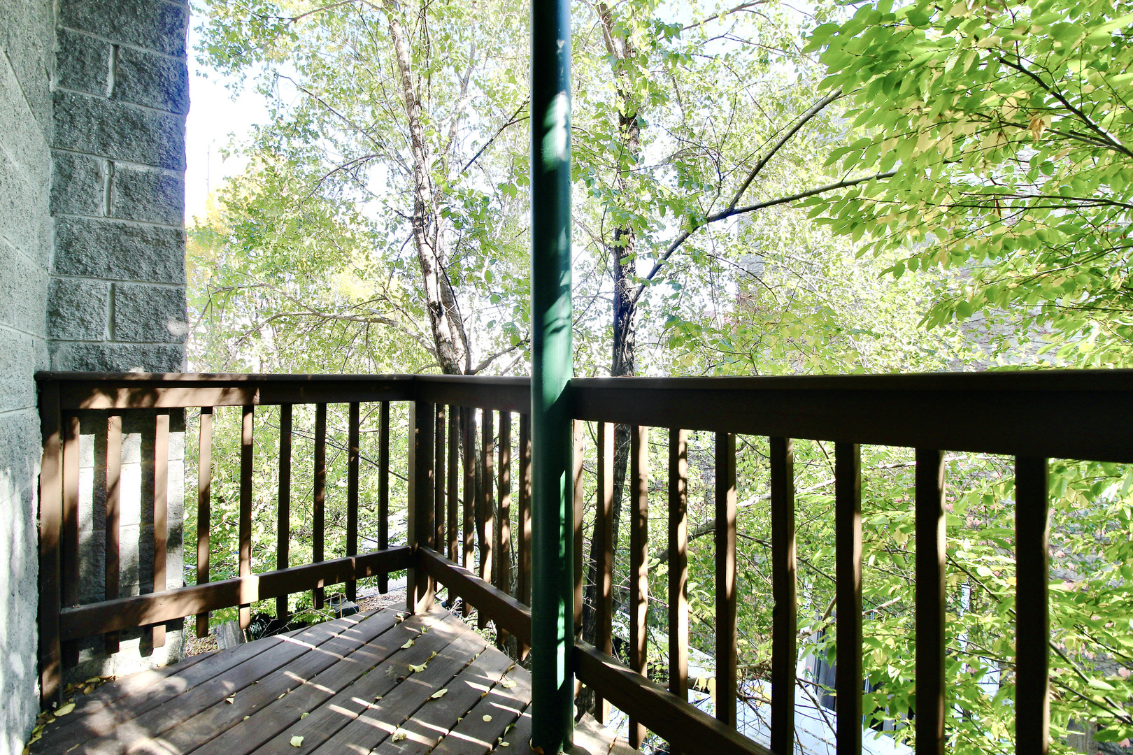 1645 N CLYBOURN Avenue Unit: 2R