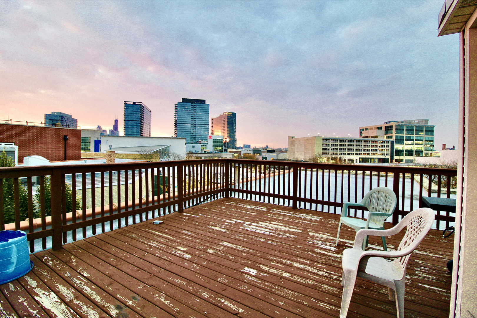 1645 N CLYBOURN Avenue Unit: 2R