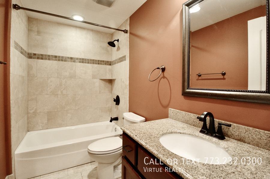 5528 S Indiana Avenue Unit: G