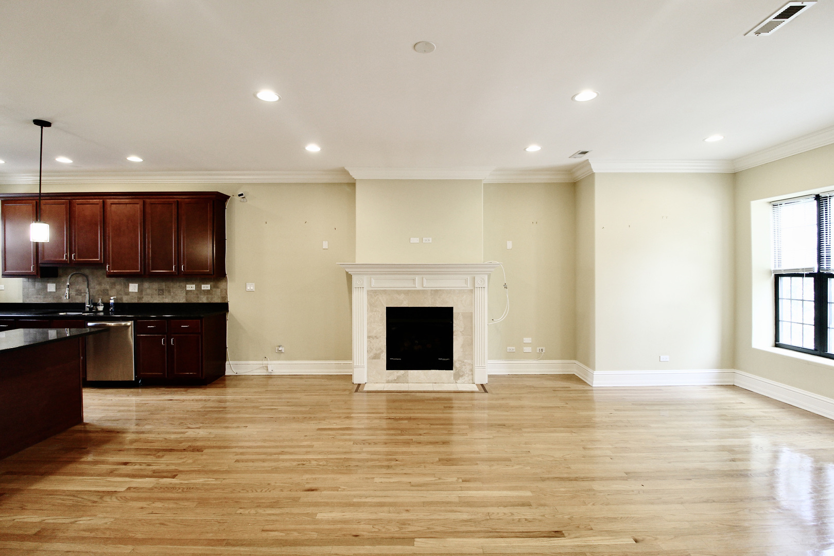 5528 S INDIANA Avenue Unit: 1