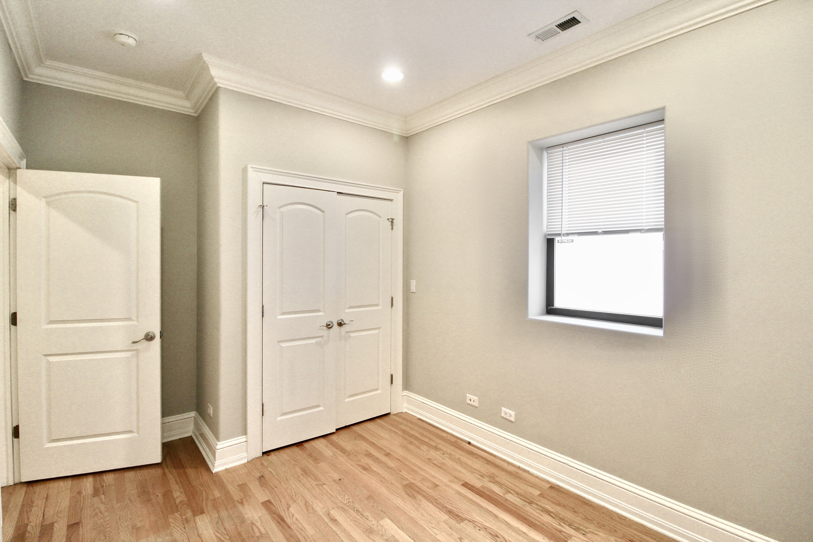 5528 S INDIANA Avenue Unit: 1