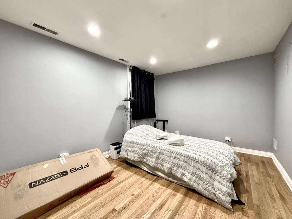 5791 N Ridge Avenue Unit: G