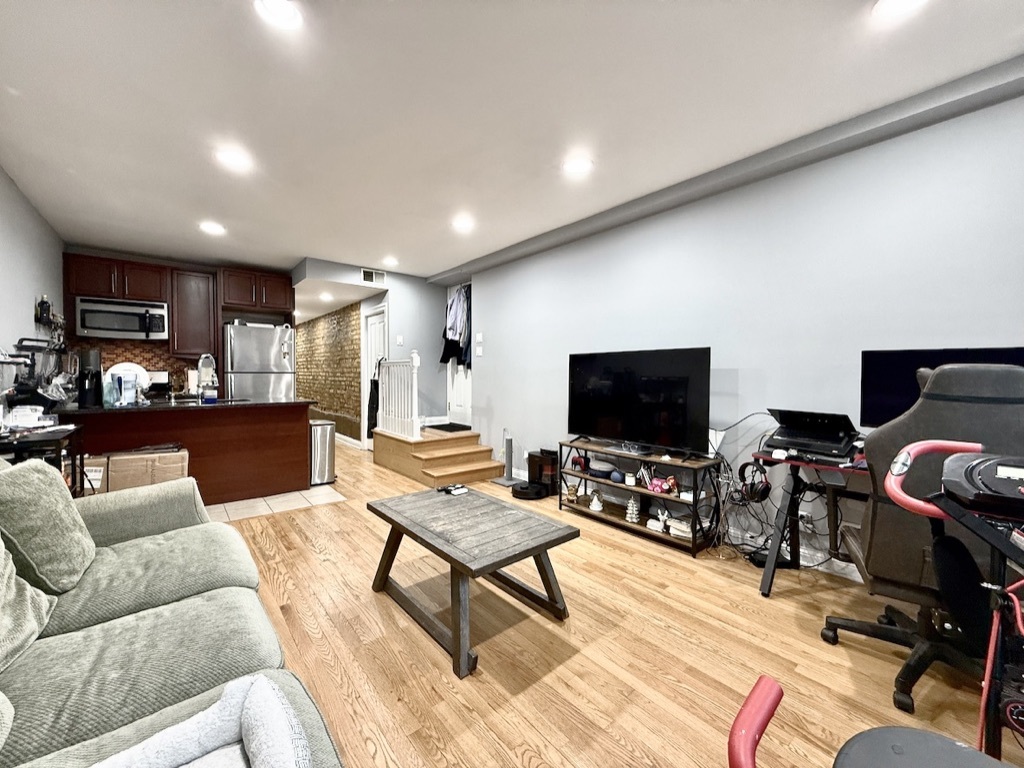 5791 N Ridge Avenue Unit: G