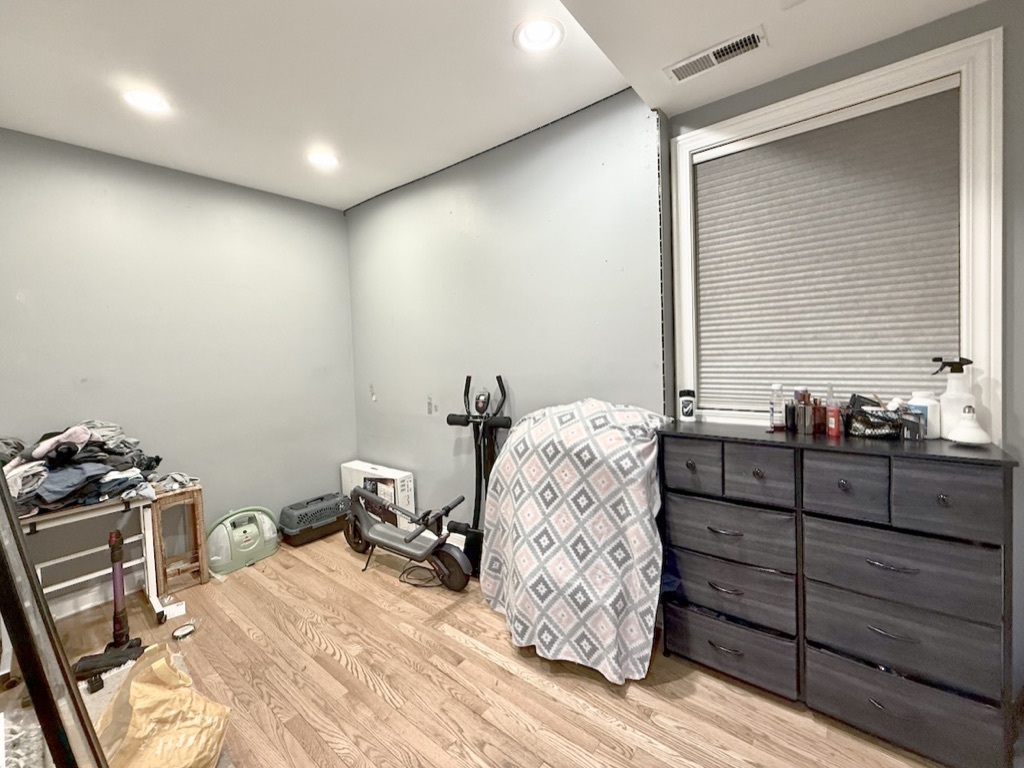 5791 N Ridge Avenue Unit: G