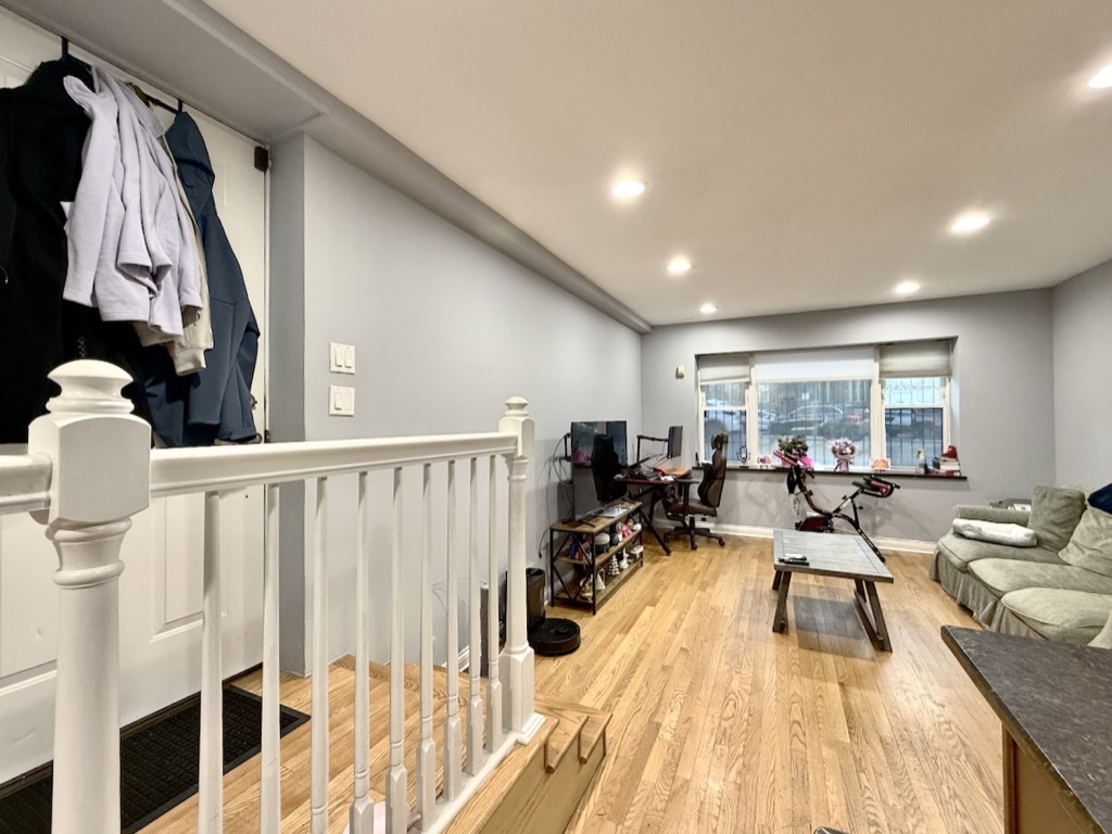 5791 N Ridge Avenue Unit: G