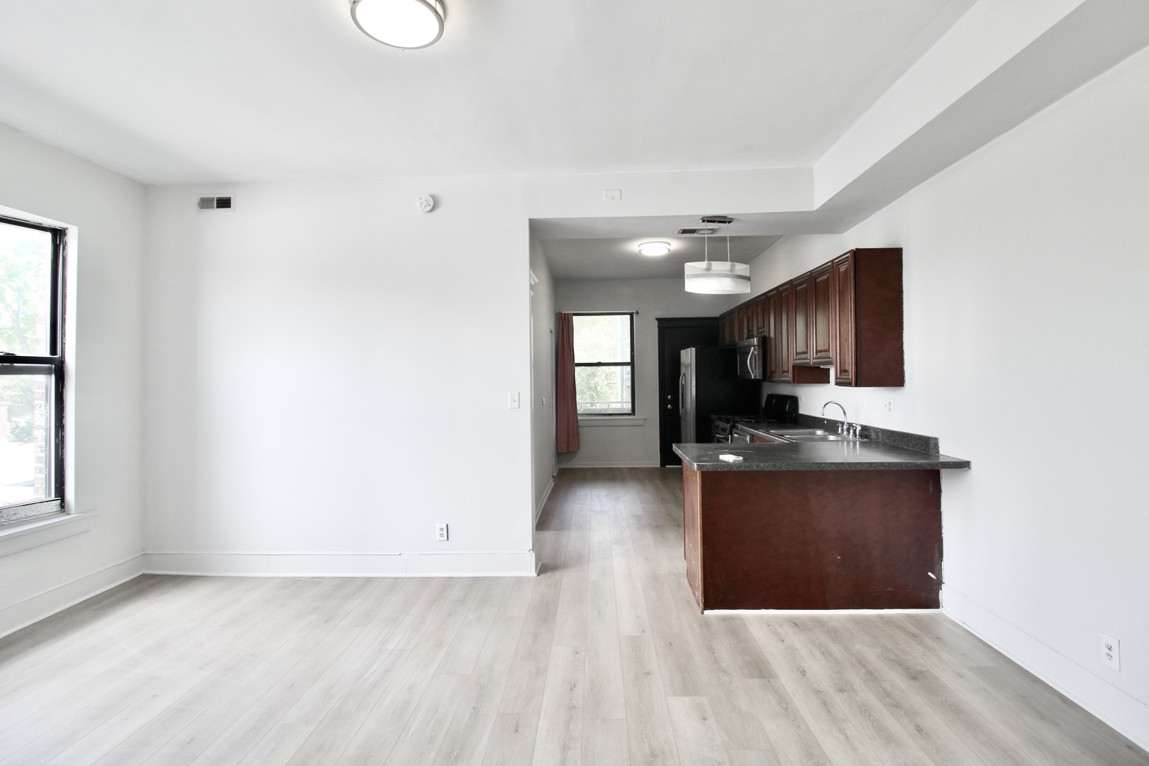 3720 S Indiana Avenue Unit: 2