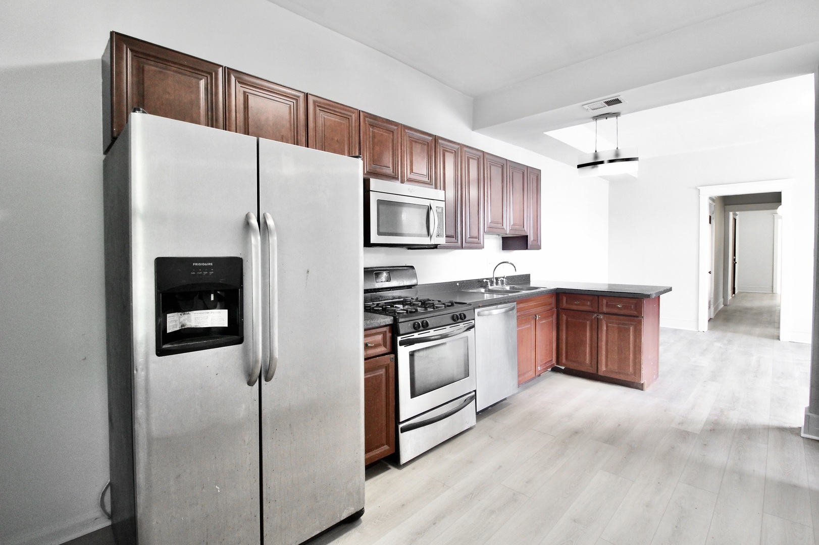 3720 S Indiana Avenue Unit: 2