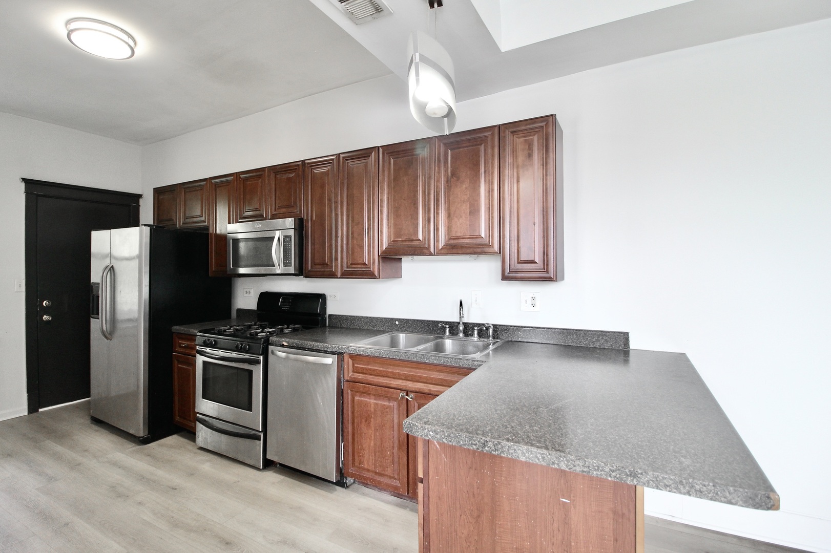 3720 S Indiana Avenue Unit: 2