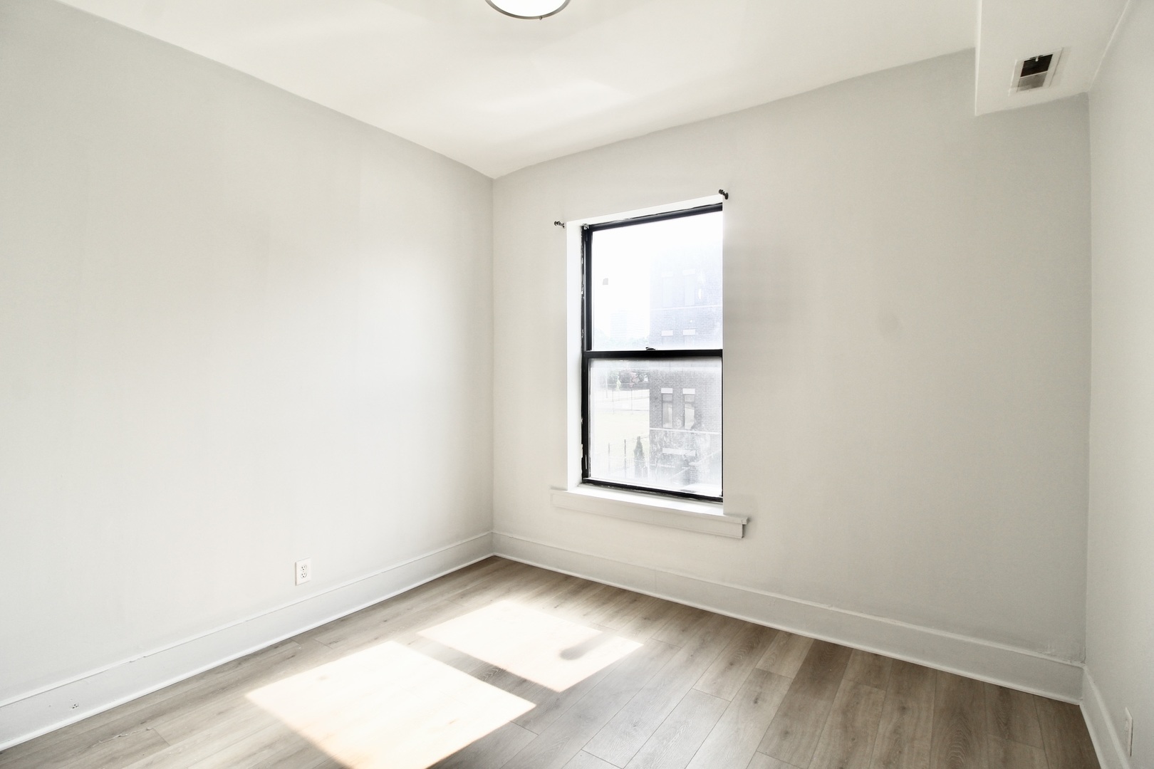 3720 S Indiana Avenue Unit: 2