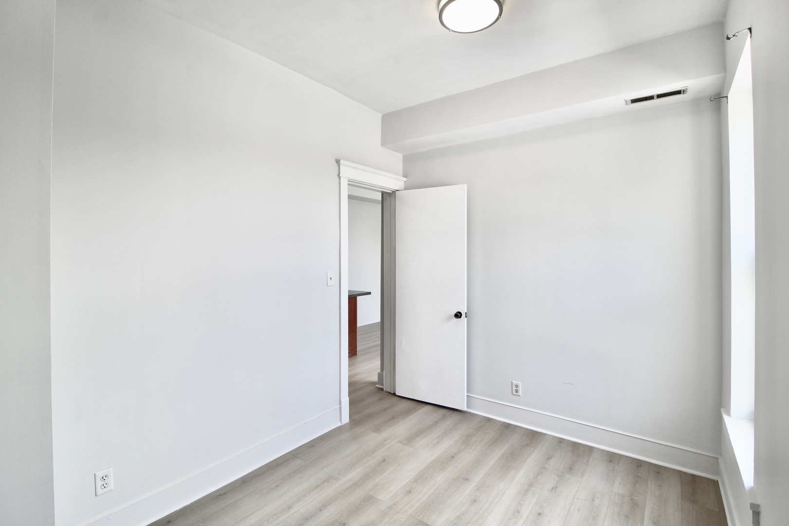 3720 S Indiana Avenue Unit: 2