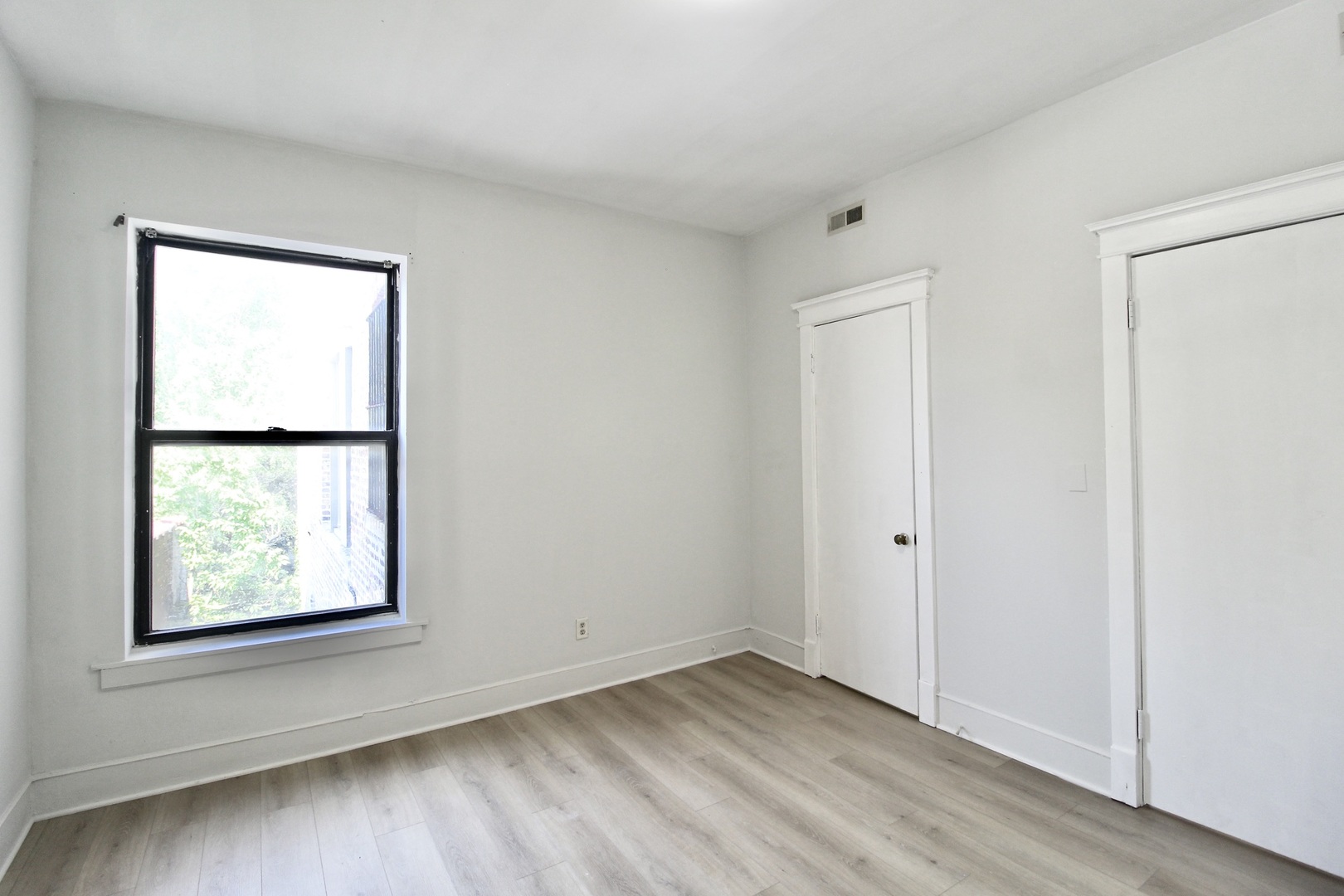 3720 S Indiana Avenue Unit: 2