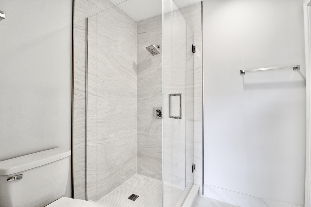 3720 S Indiana Avenue Unit: 2