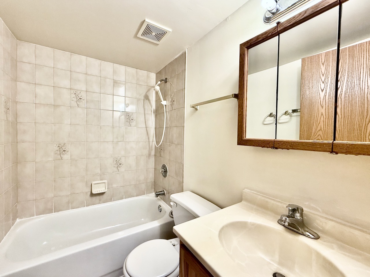 222 W 26th Street Unit: 205