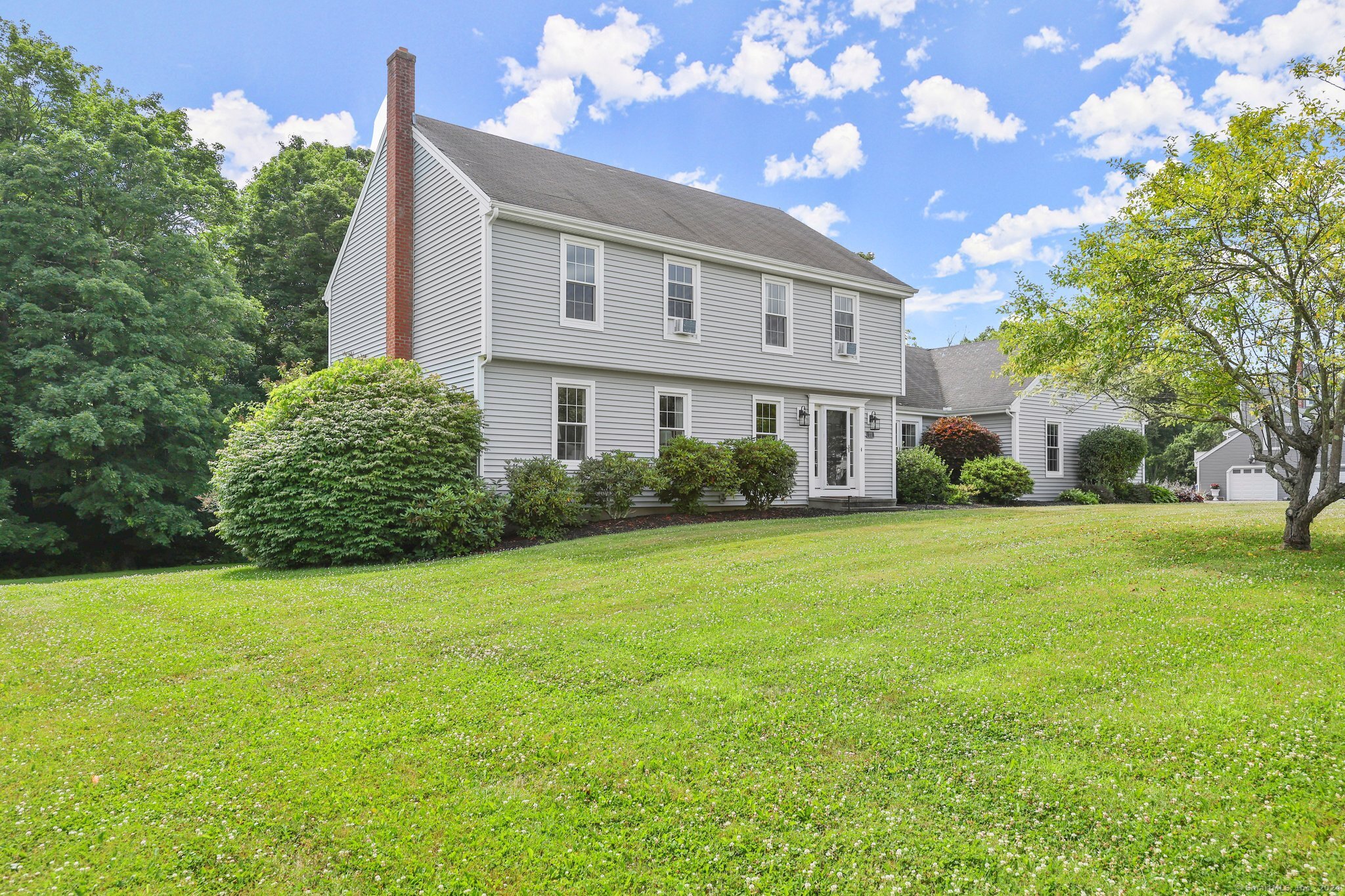 77 Meadow Ridge Lane