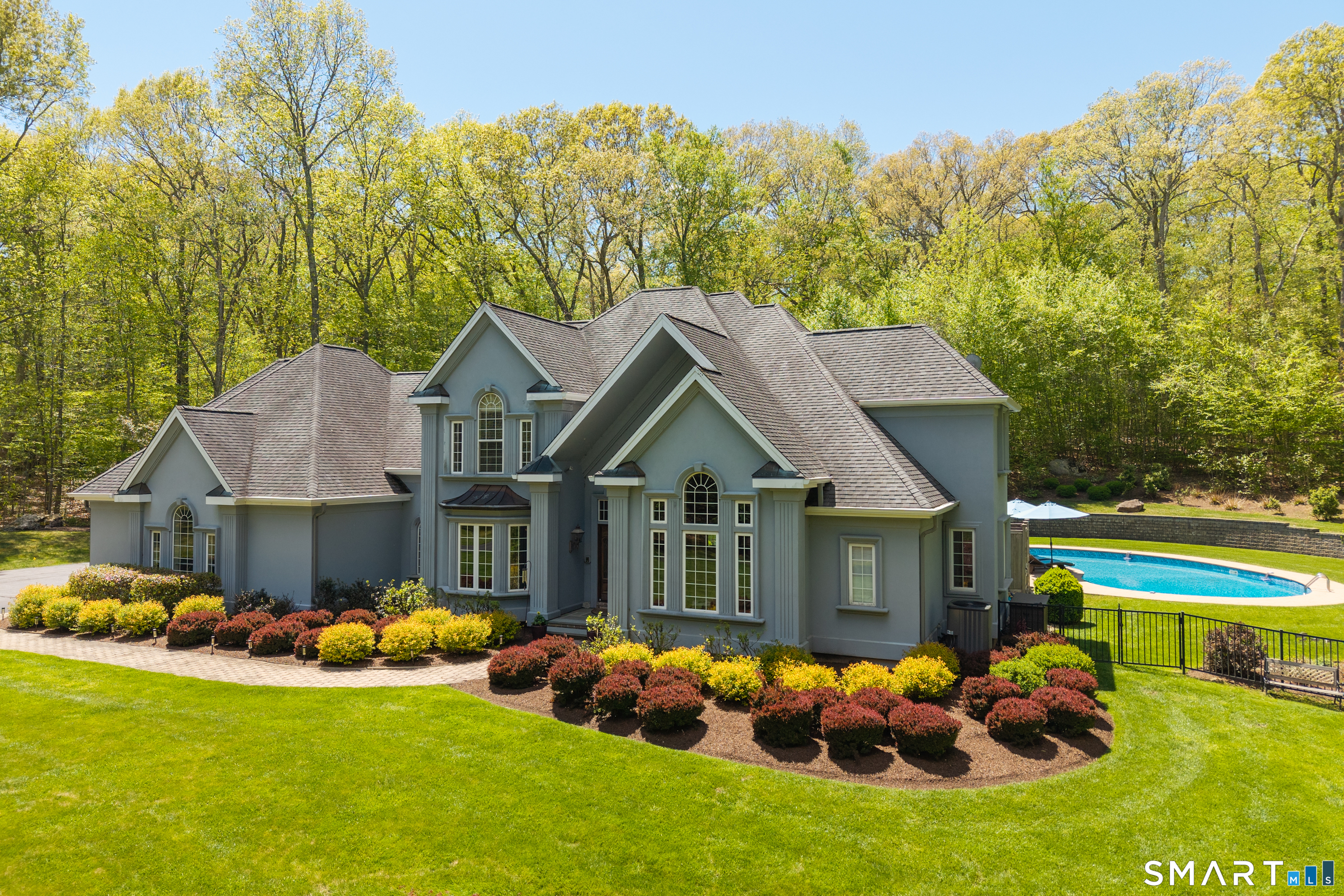 350 Squaw Lane