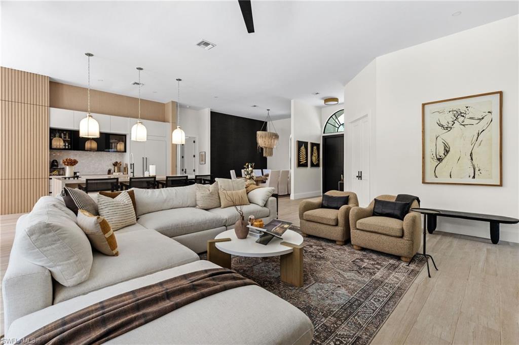 248 Silverado DR