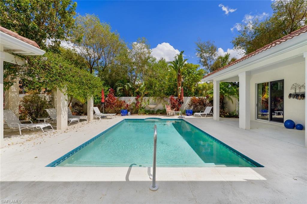 224 Monterey DR