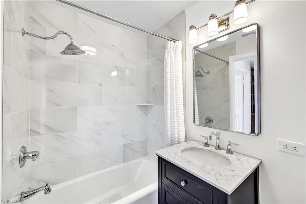 304 La Peninsula BLVD Unit: 304