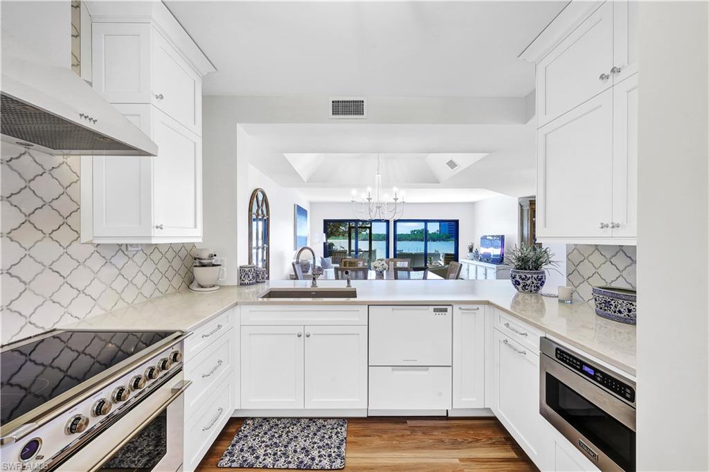 304 La Peninsula BLVD Unit: 304